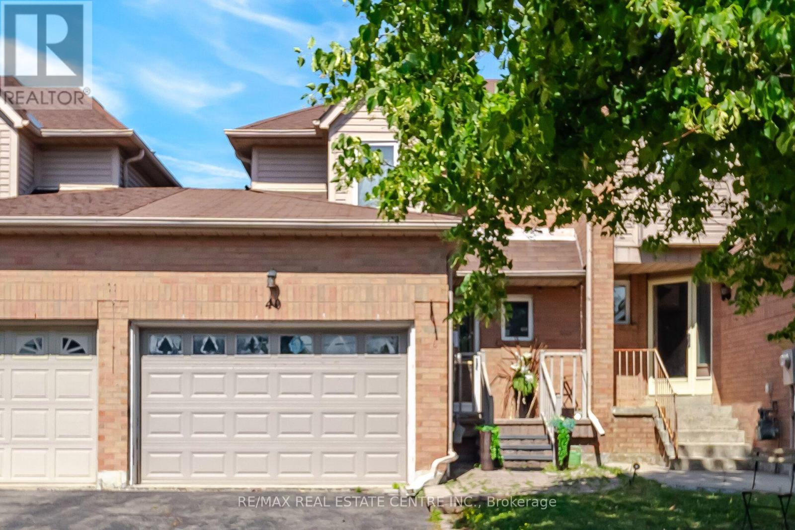 40 Langdale Crescent, Brampton, Ontario L6Y 4R7 - Photo 2 - W13566732