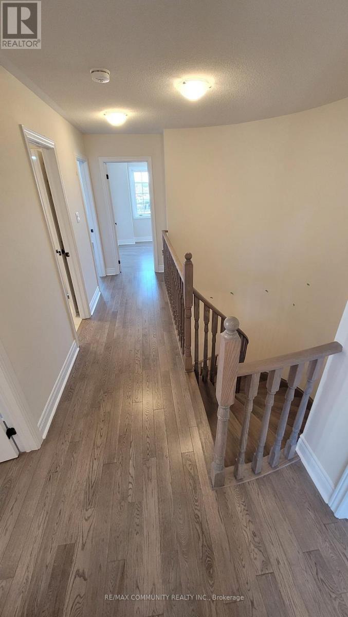 18 Walworth Street, Halton Hills, Ontario  L7G 0N5 - Photo 7 - W13566752
