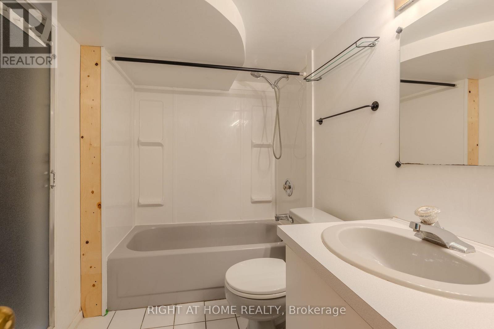 426 Seaton Drive, Oakville, Ontario L6L 3Y4 - Photo 13 - W13566786