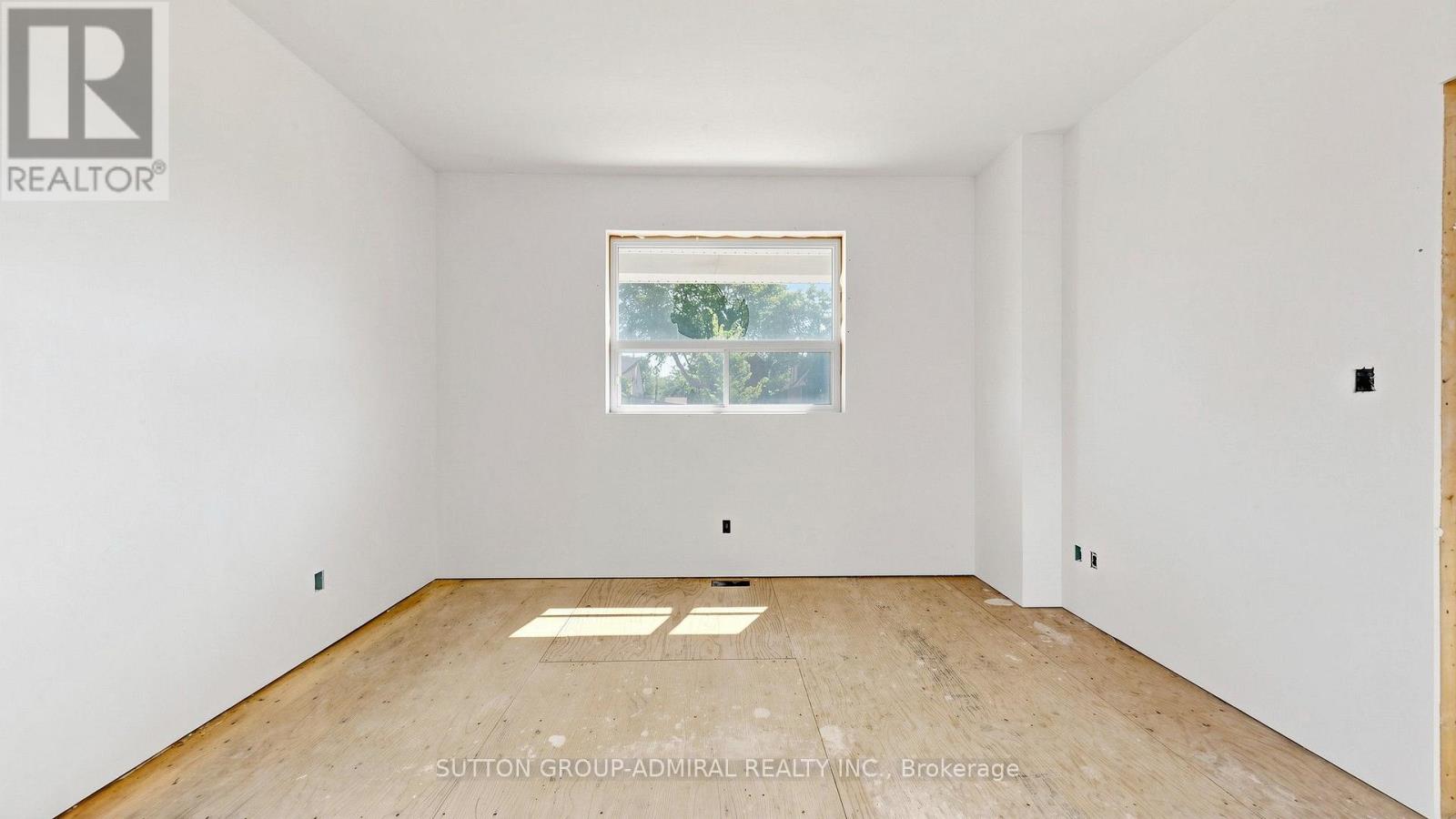 62 Rosemeade Avenue, Toronto, Ontario  M8Y 3A5 - Photo 18 - W13566808