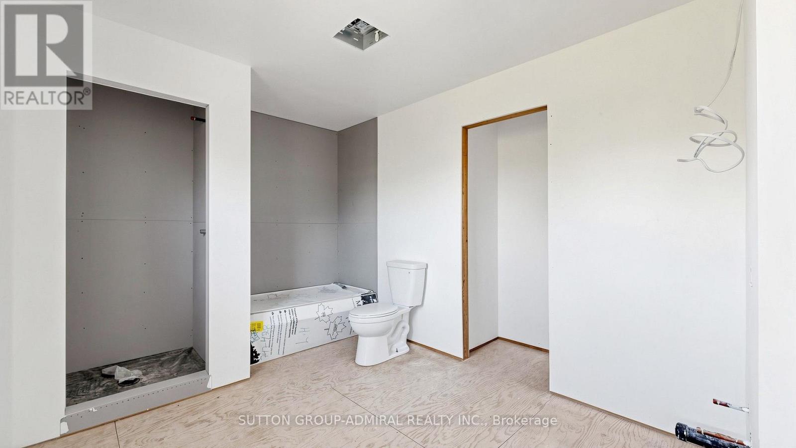 62 Rosemeade Avenue, Toronto, Ontario  M8Y 3A5 - Photo 38 - W13566808