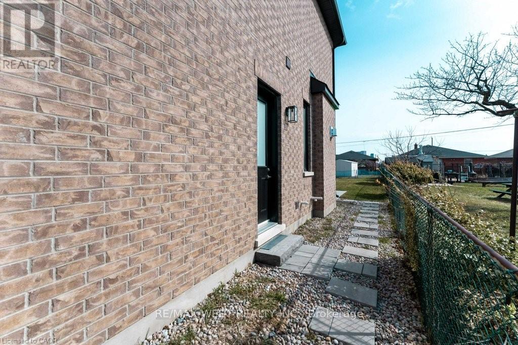 119 Jay Street, Toronto, Ontario M6L 2M3 - Photo 34 - W13566844