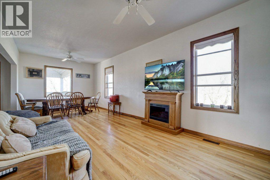 6115 Rge Rd 30-2, Rural Pincher Creek No. 9, Alberta  T0K 1W0 - Photo 12 - A2285124