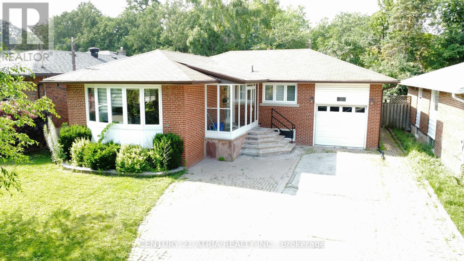 243 HARRYGAN CRESCENT, Richmond Hill (Mill Pond)