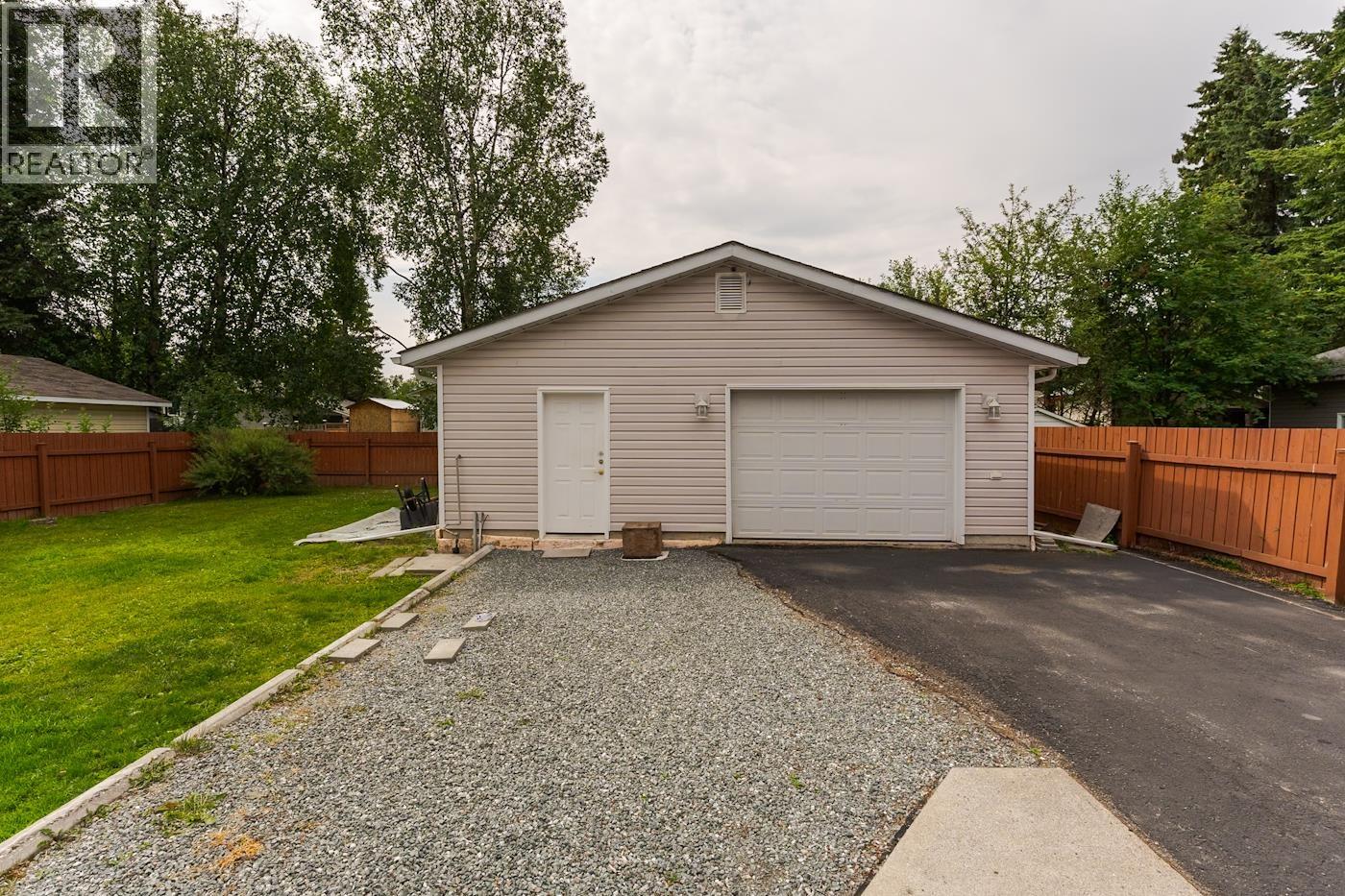 7817 Piedmont Crescent, Prince George, British Columbia  V2N 3K8 - Photo 2 - R3145459