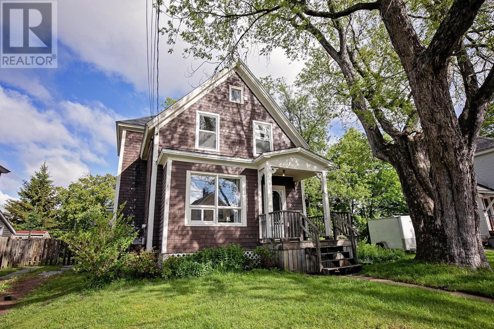 14 Clifford Street, Amherst