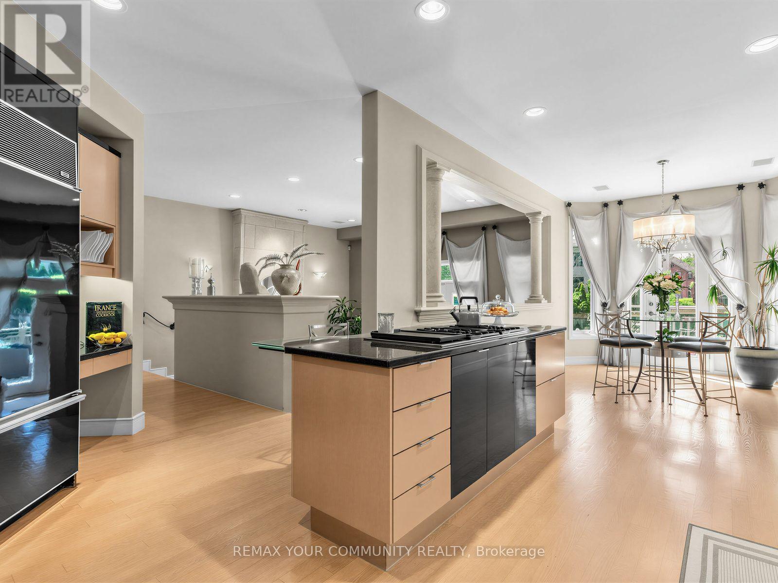 477 Old Orchard Grove, Toronto, Ontario  M5M 2G3 - Photo 17 - C13567014