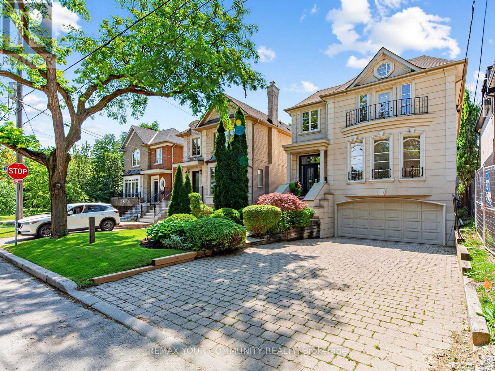 477 Old Orchard Grove, Toronto, Ontario  M5M 2G3 - Photo 2 - C13567014