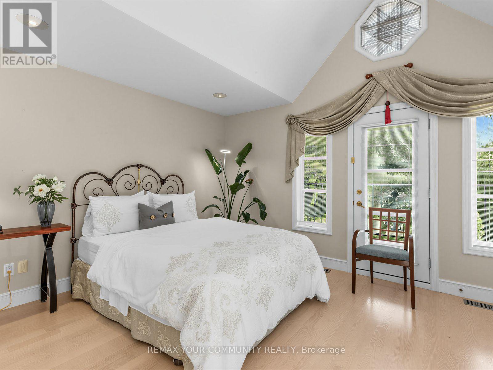 477 Old Orchard Grove, Toronto, Ontario  M5M 2G3 - Photo 35 - C13567014