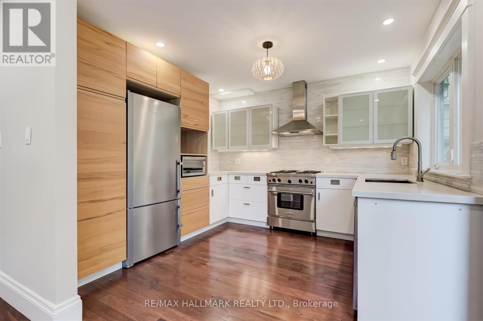 584 Logan Avenue, Toronto, Ontario  M4K 3B8 - Photo 10 - E13566900