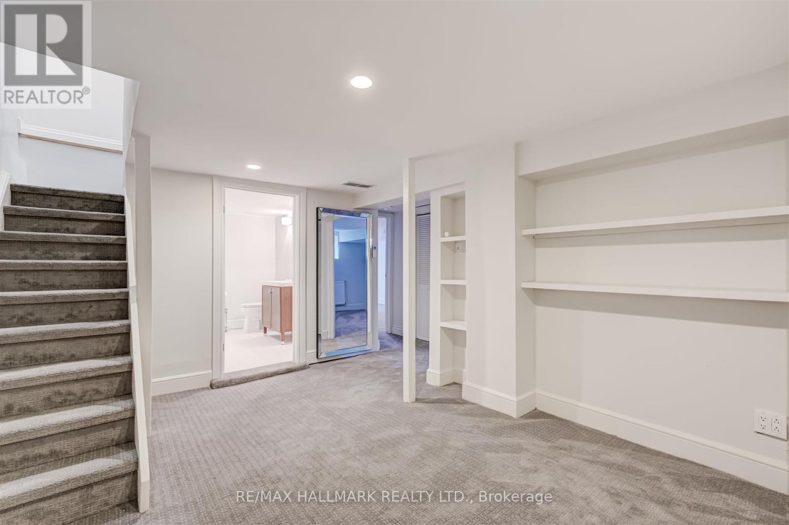 584 Logan Avenue, Toronto, Ontario  M4K 3B8 - Photo 16 - E13566900