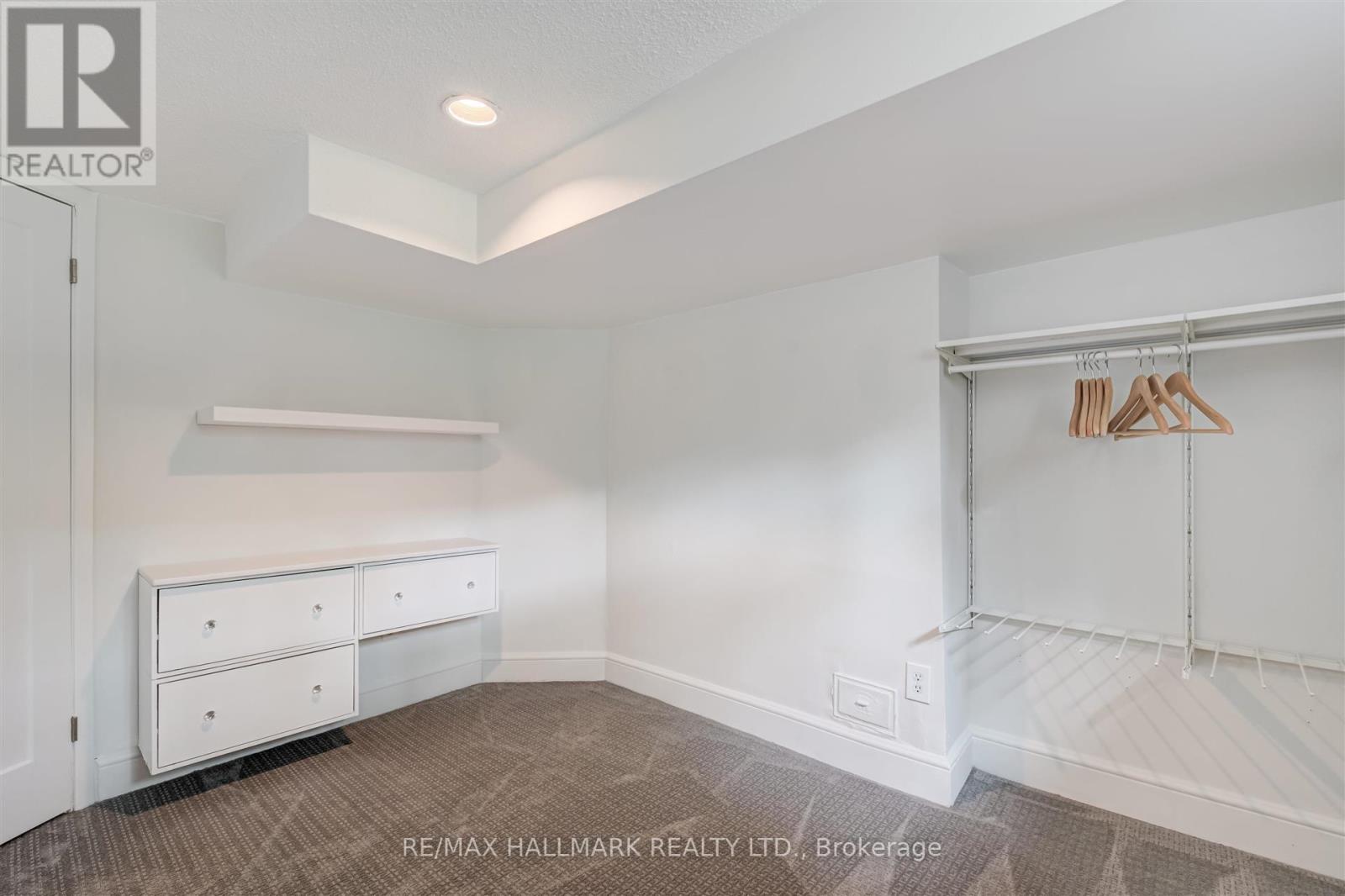 584 Logan Avenue, Toronto, Ontario  M4K 3B8 - Photo 19 - E13566900