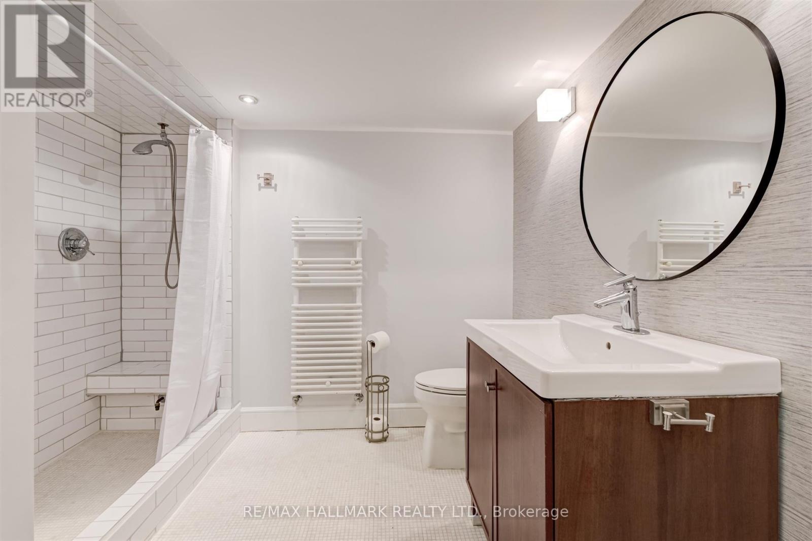 584 Logan Avenue, Toronto, Ontario  M4K 3B8 - Photo 23 - E13566900