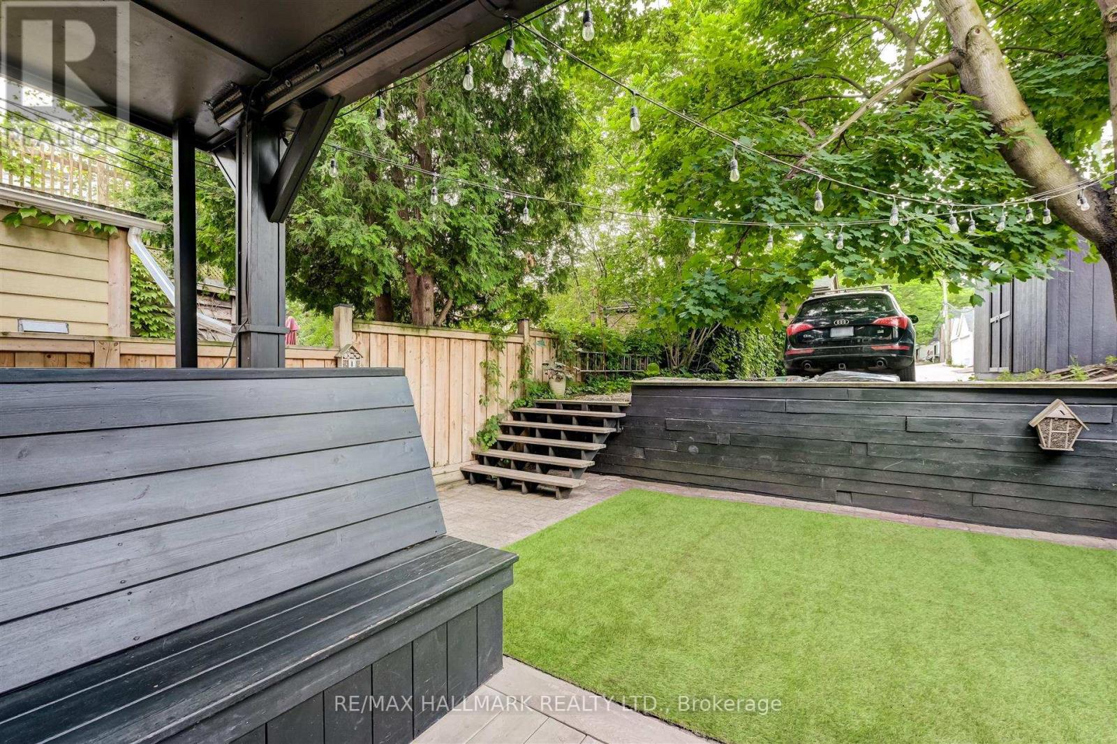 584 Logan Avenue, Toronto, Ontario  M4K 3B8 - Photo 25 - E13566900