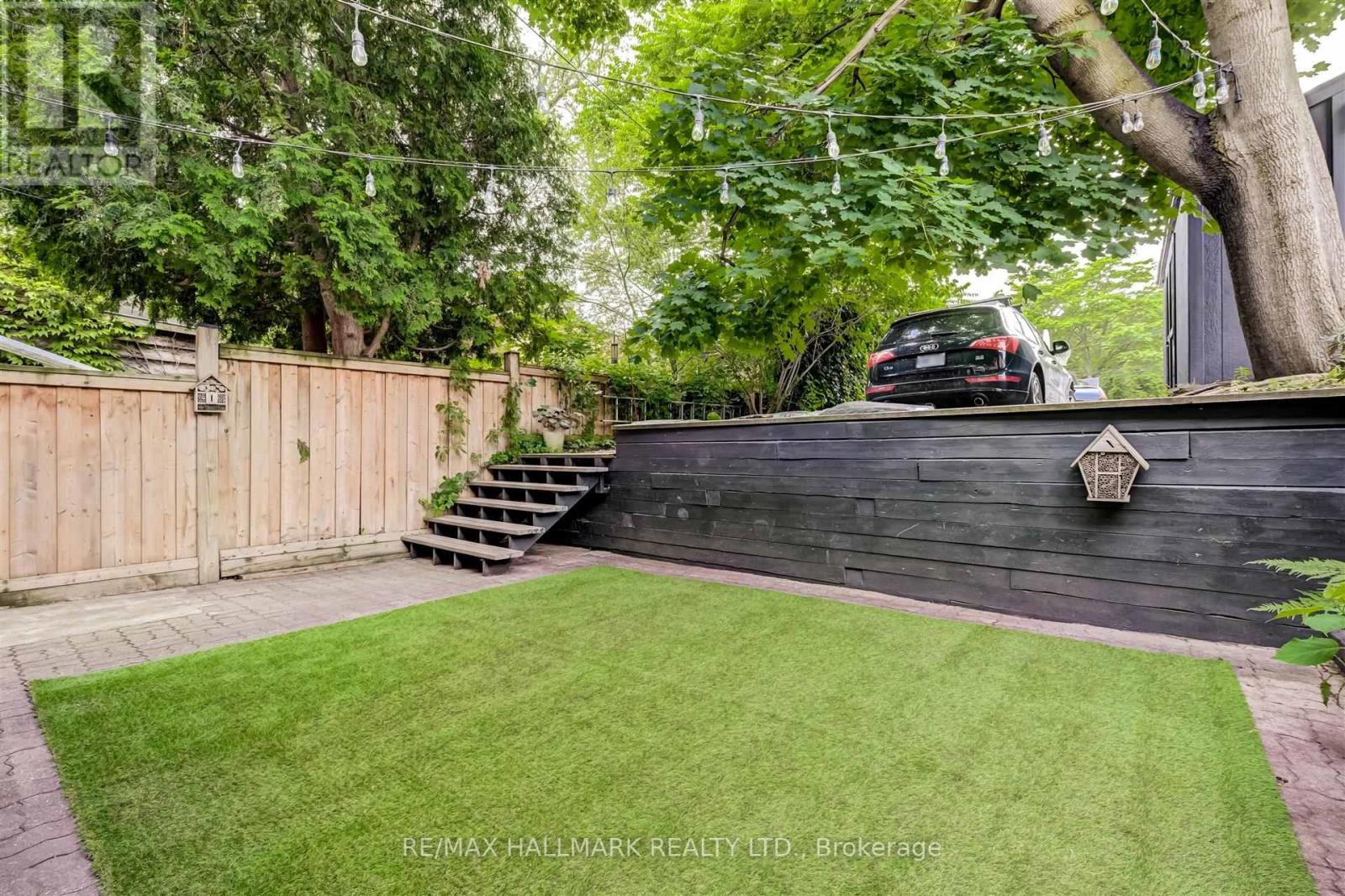 584 Logan Avenue, Toronto, Ontario  M4K 3B8 - Photo 26 - E13566900