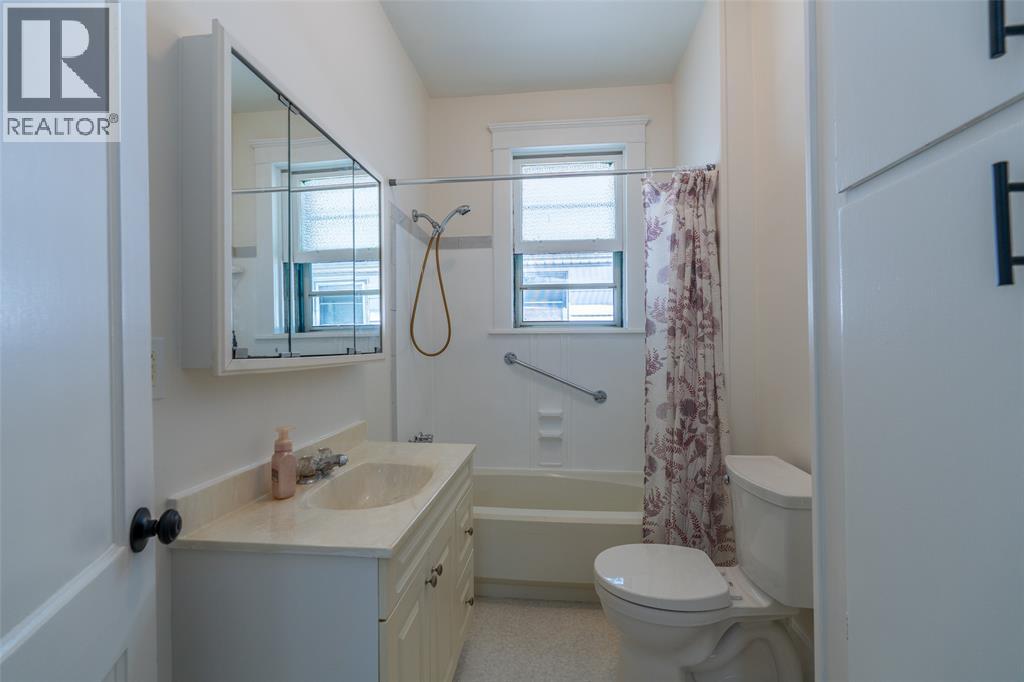 288 Nelson Street, Sarnia photo 11