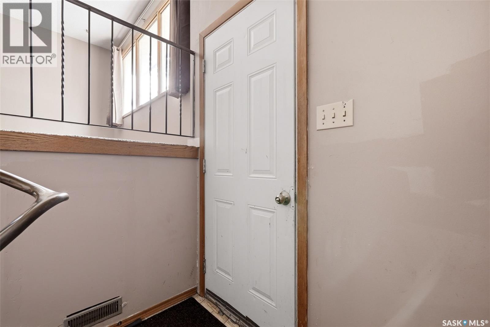 158 Read Avenue, Regina, Saskatchewan  S4T 6P9 - Photo 3 - SK042553