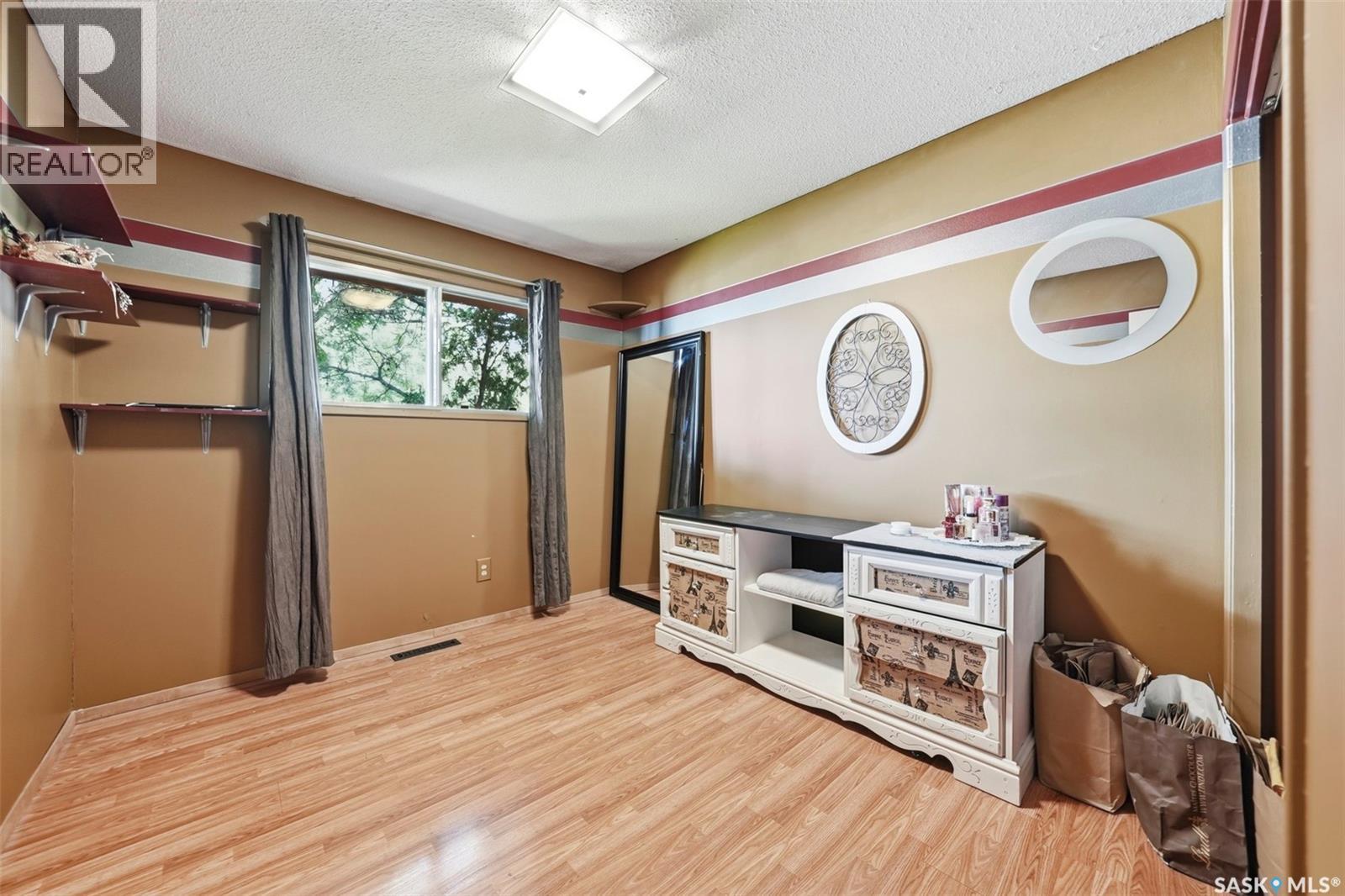 2145 37th Street W, Saskatoon, Saskatchewan  S7L 4E6 - Photo 13 - SK042495