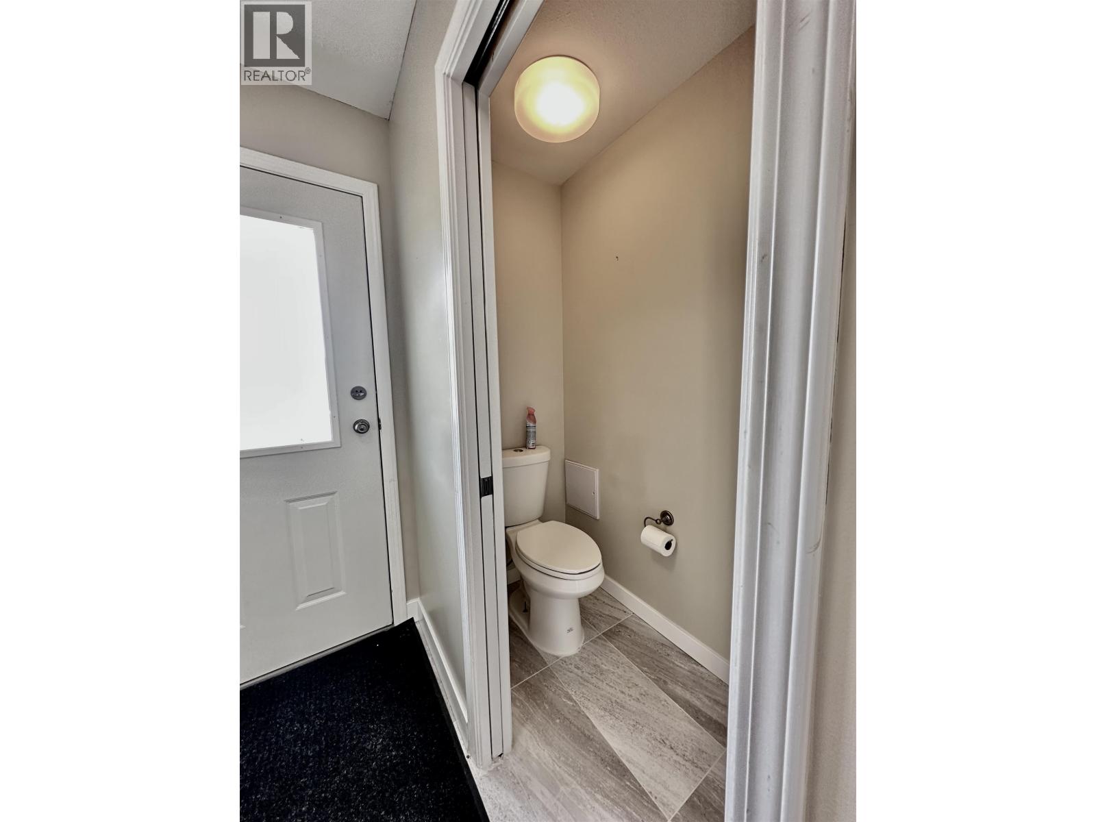 8569 Skyline Drive, 70 Mile House, British Columbia  V0K 2K1 - Photo 17 - R3146530