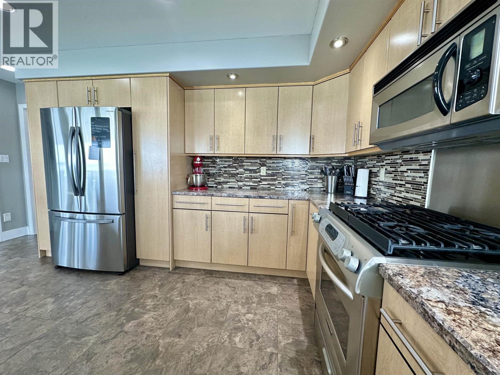 8569 Skyline Drive, 70 Mile House, British Columbia  V0K 2K1 - Photo 5 - R3146530