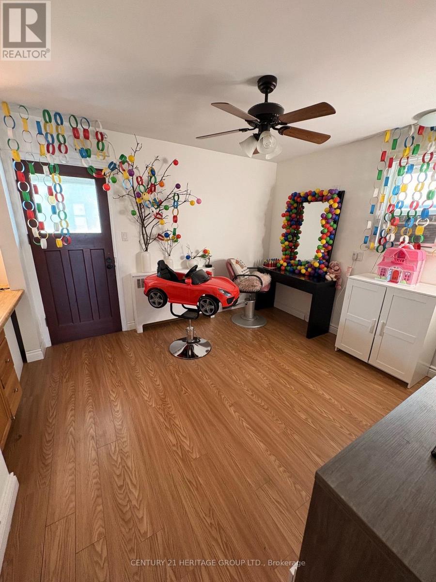39 John Street, Bradford West Gwillimbury, Ontario  L3Z 0B4 - Photo 6 - N13556448