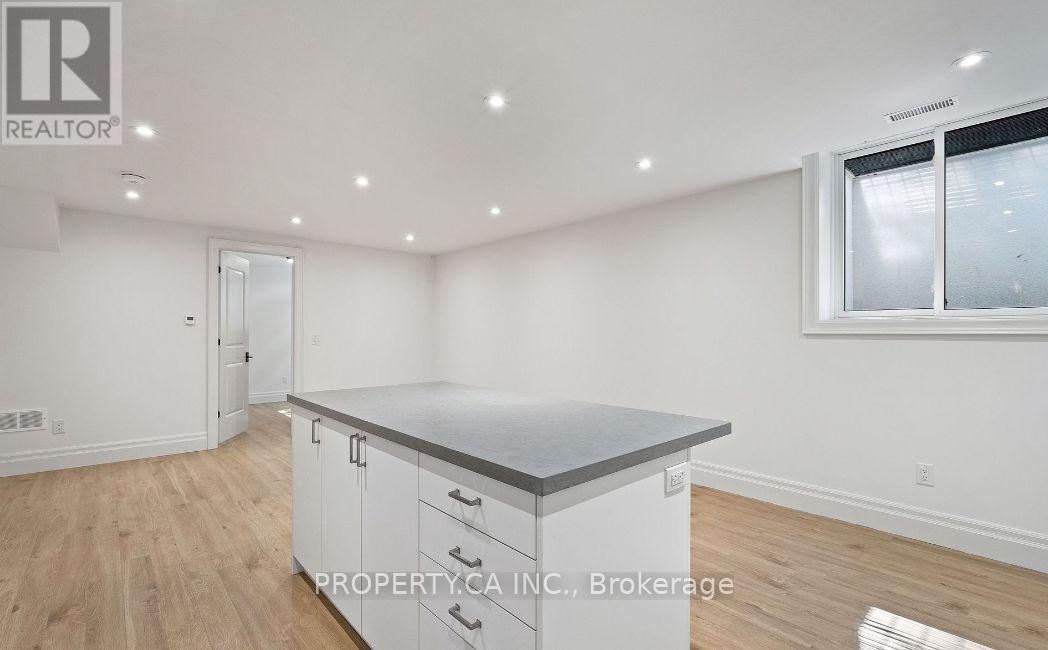 119 Invermay Avenue, Toronto, Ontario M3H 1Z7 - Photo 8 - C13567064