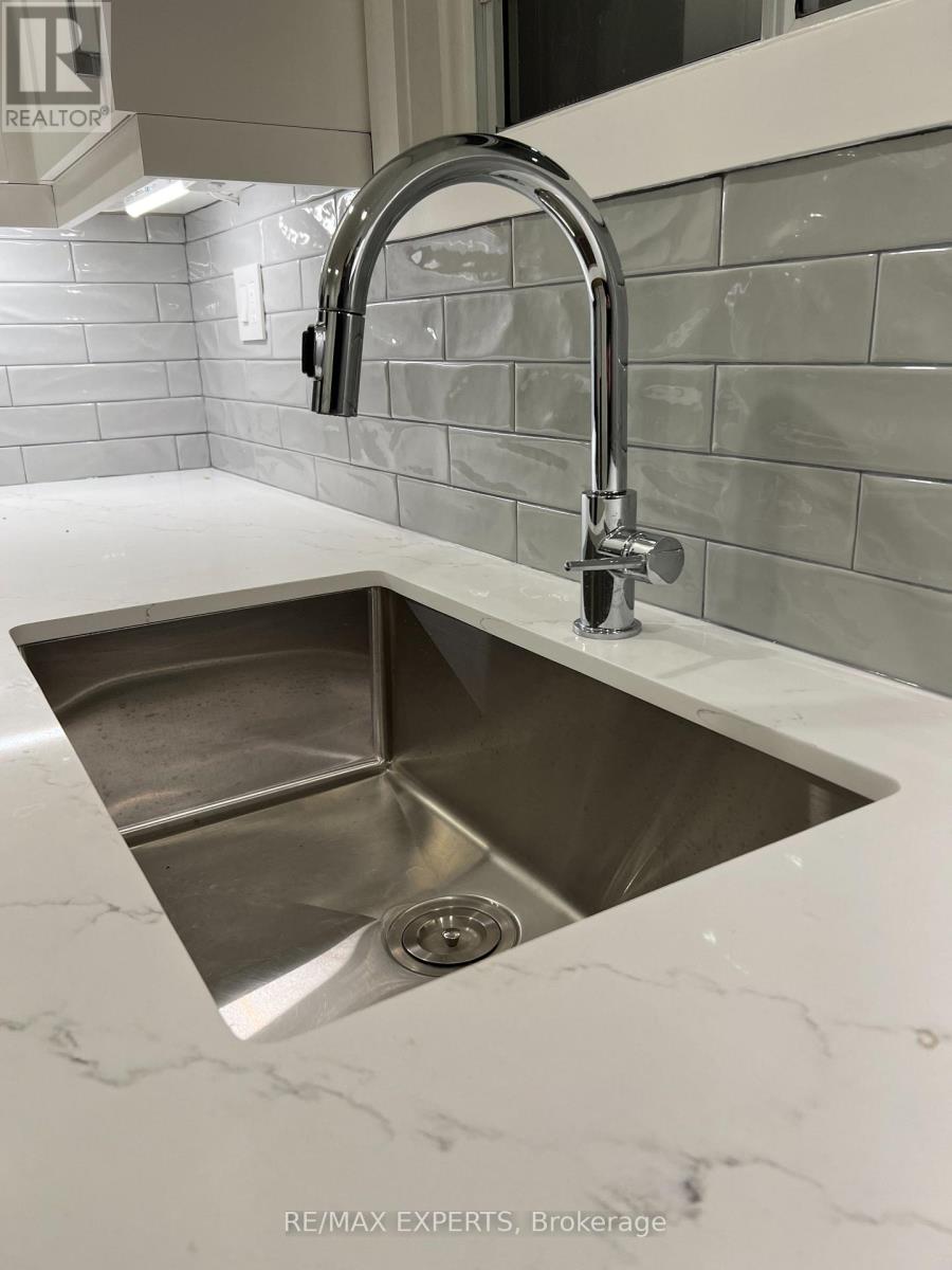 1 - 101 Kenwood Avenue, Toronto, Ontario M6C 2S1 - Photo 3 - C13567072