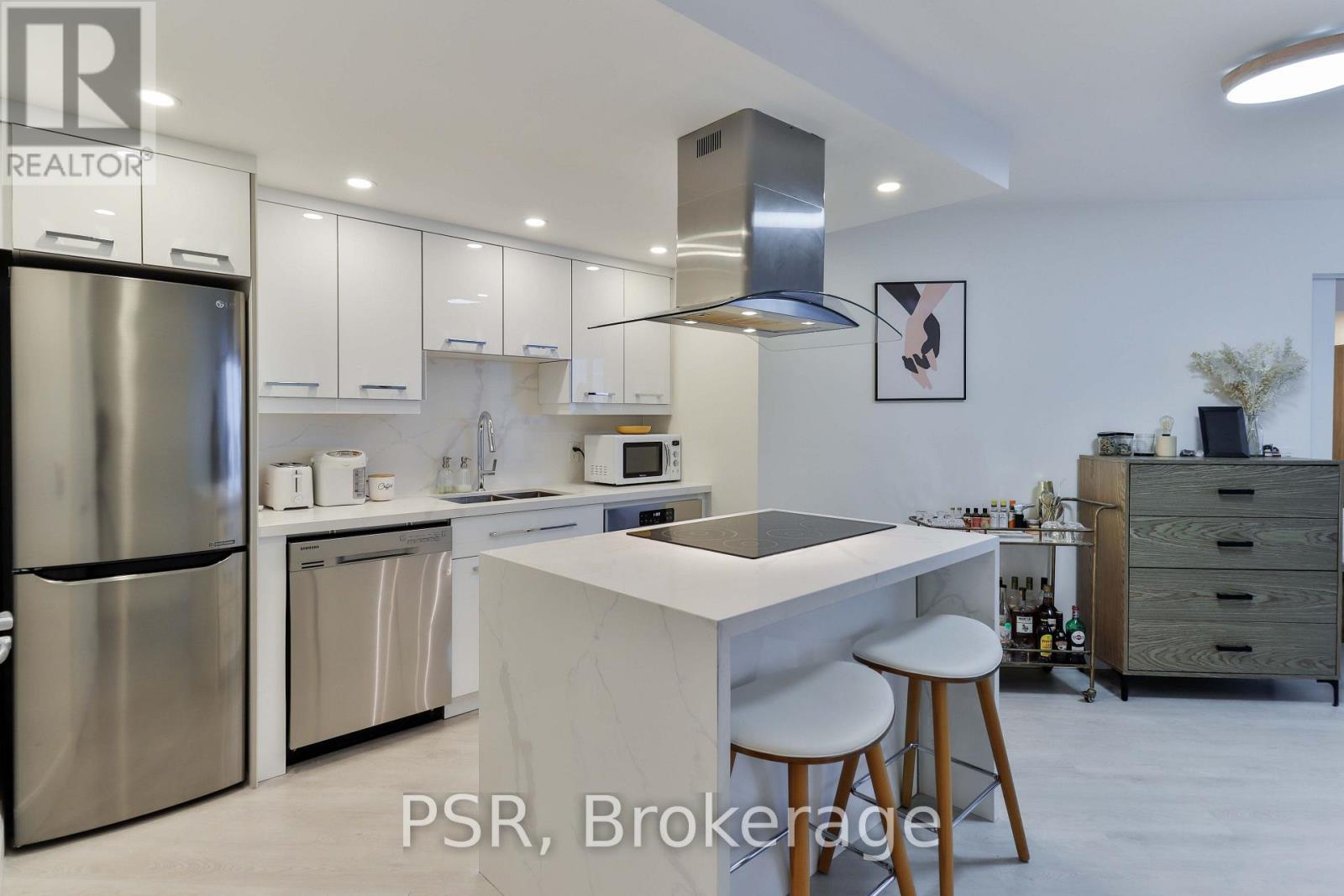 1403 - 8 York Street, Toronto, Ontario M5J 2Y2 - Photo 2 - C13567116