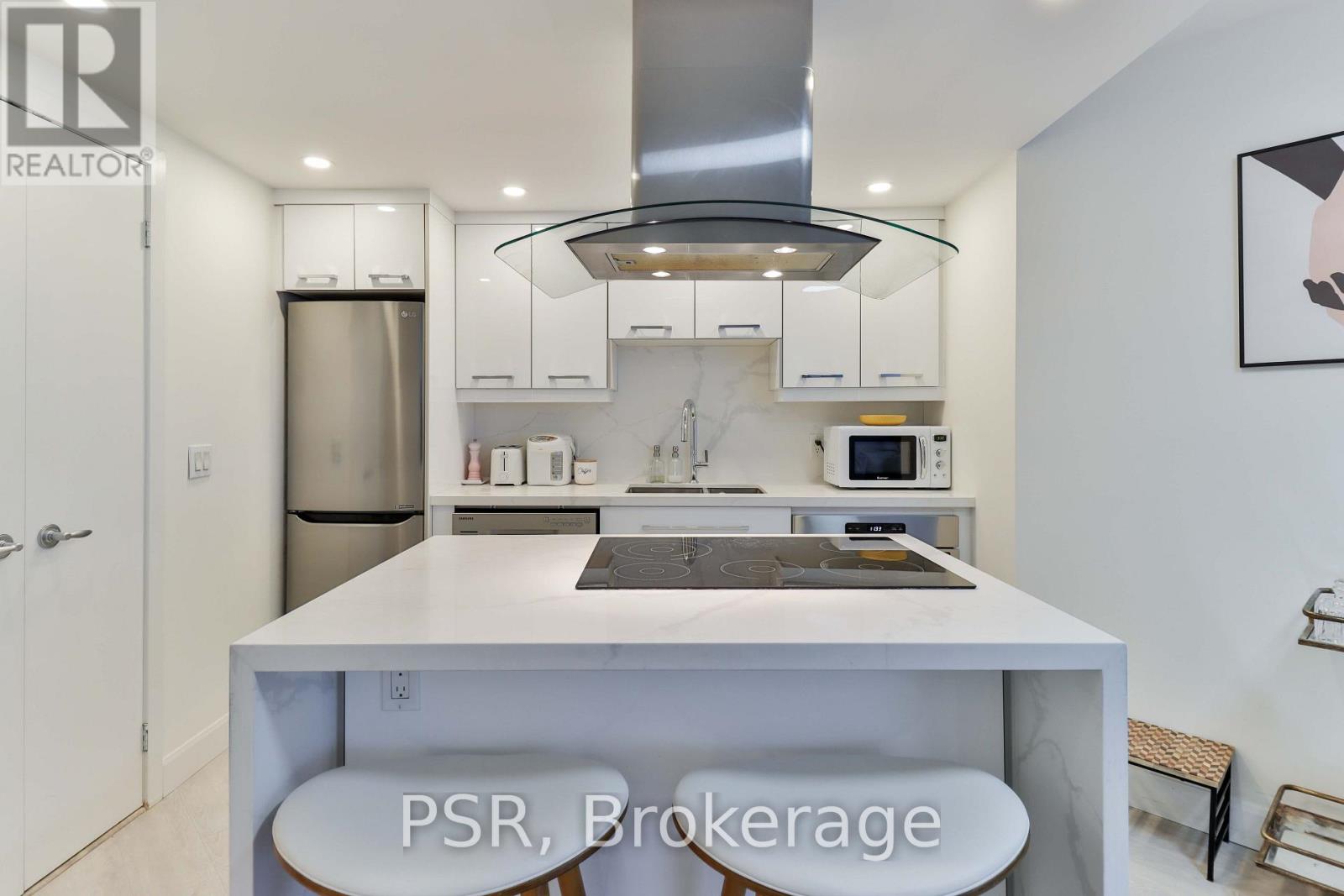 1403 - 8 York Street, Toronto, Ontario M5J 2Y2 - Photo 3 - C13567116