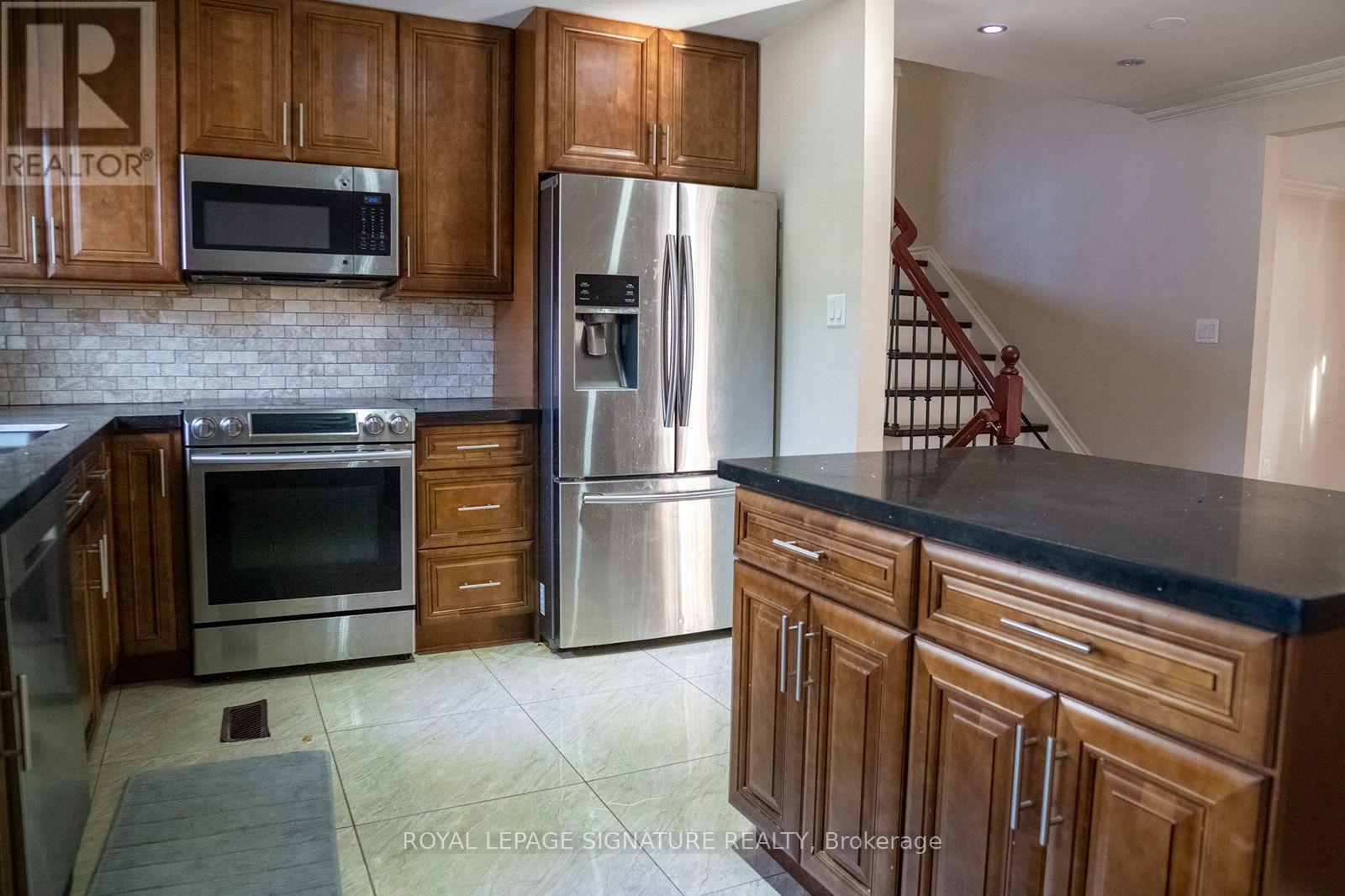 Upper - 1885 Rosefield Road, Pickering, Ontario  L1V 3K1 - Photo 2 - E13567078