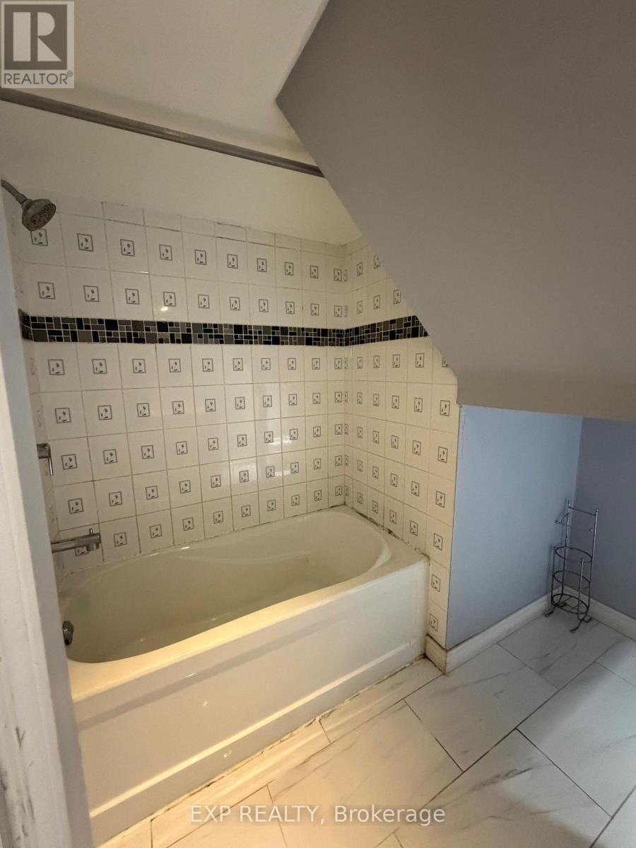 1375 Birchmount Road E, Toronto, Ontario  M1P 2E2 - Photo 8 - E13567226