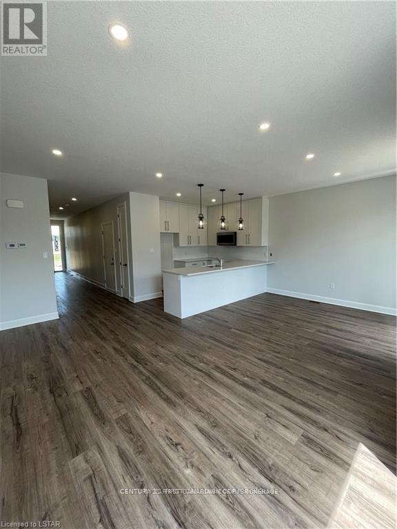 105 - 175 Doan Drive, Middlesex Centre, Ontario  N0L 1R0 - Photo 7 - X13567032