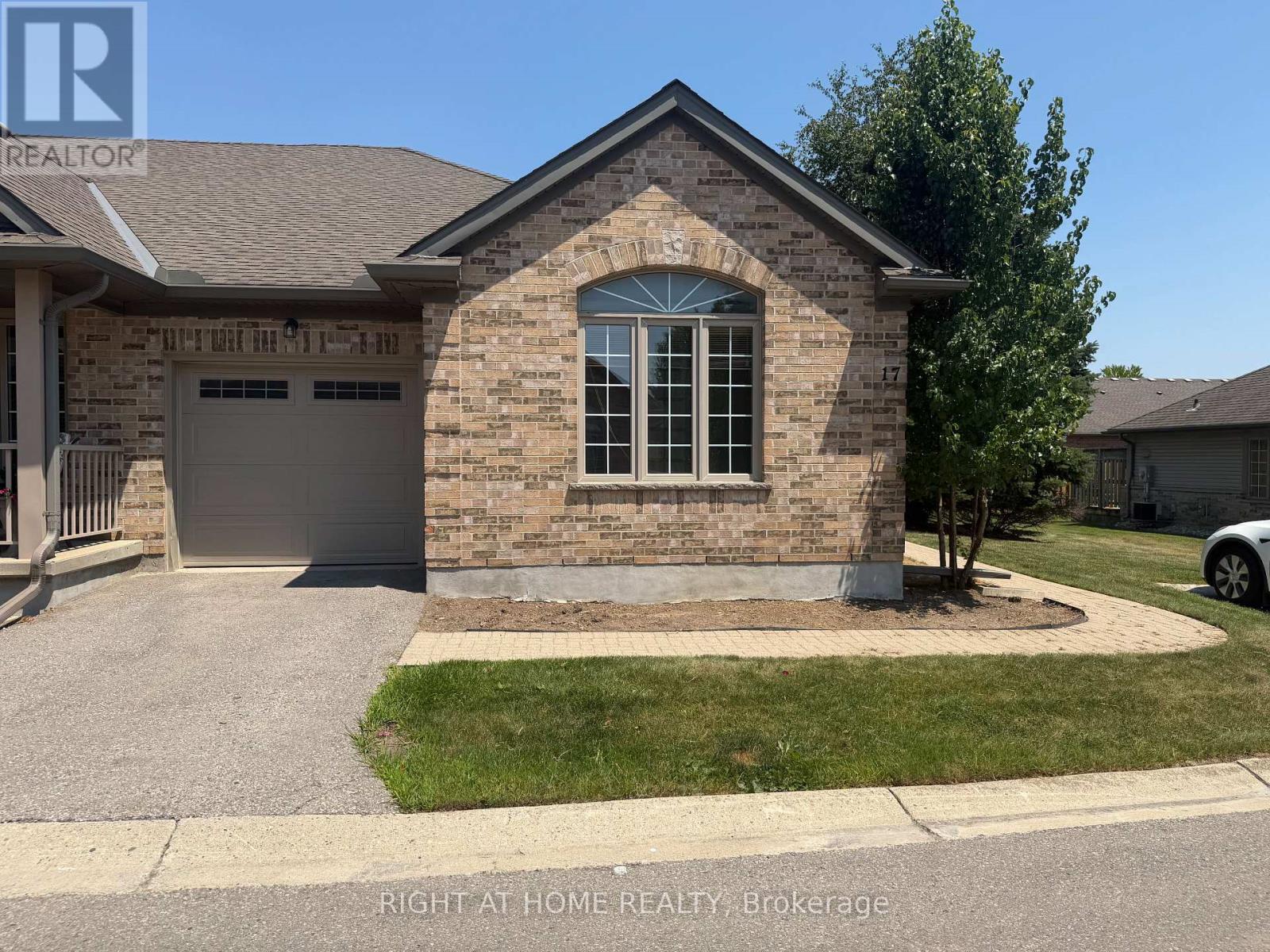 17 - 215 North Centre Road, London North, Ontario  N5X 4E3 - Photo 2 - X13567088