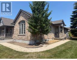 17 - 215 NORTH CENTRE ROAD, London North, Ontario
