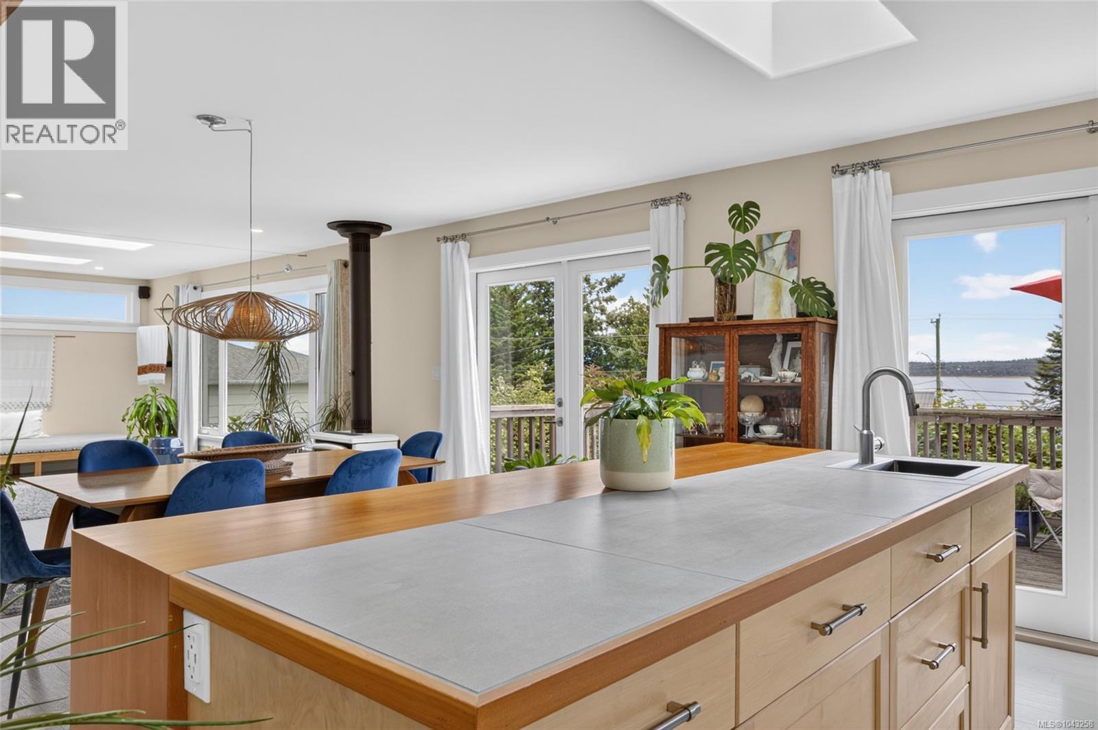 5674 Market St, Union Bay, British Columbia  V0R 3B0 - Photo 19 - 1043258