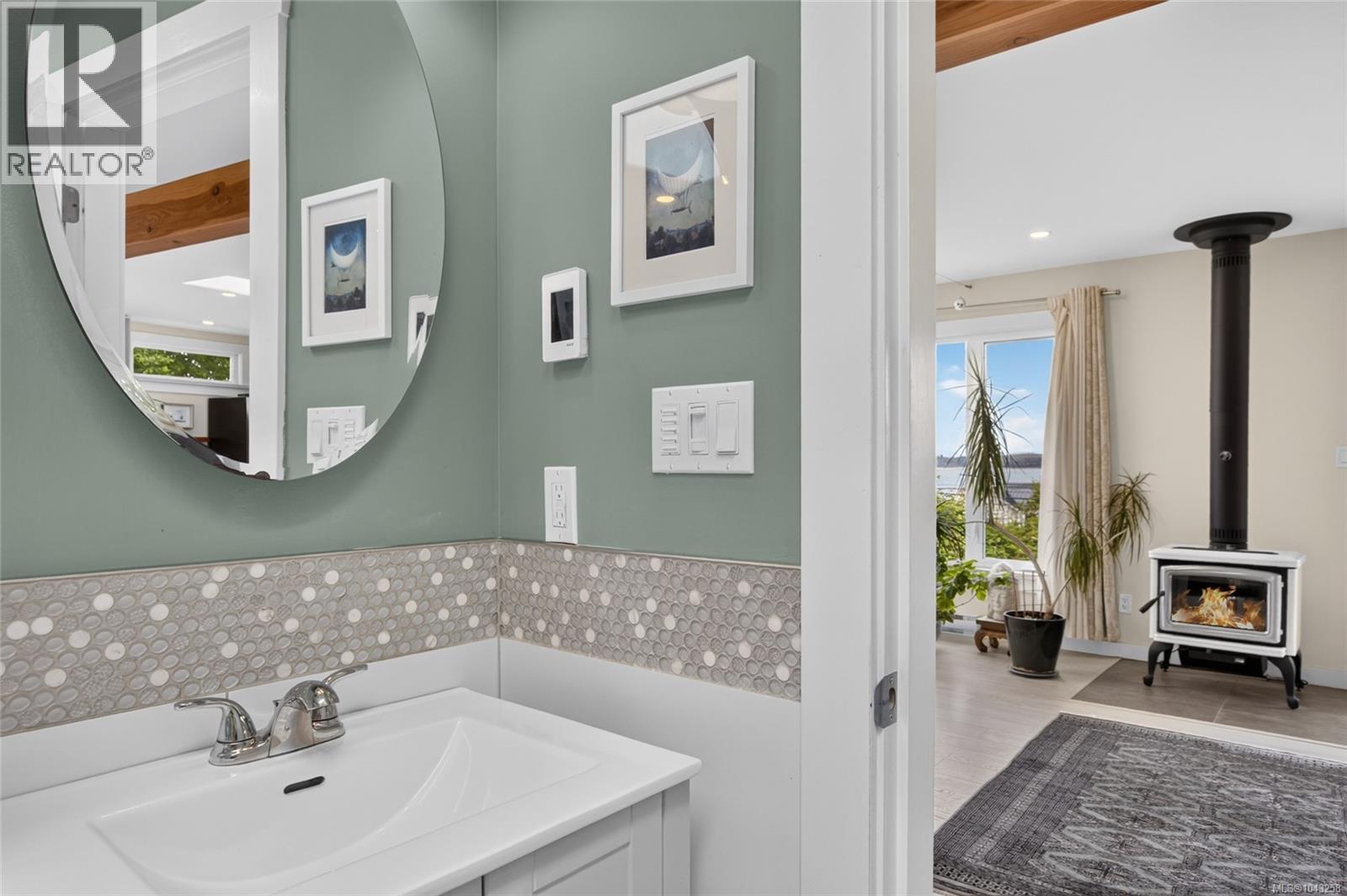 5674 Market St, Union Bay, British Columbia  V0R 3B0 - Photo 38 - 1043258