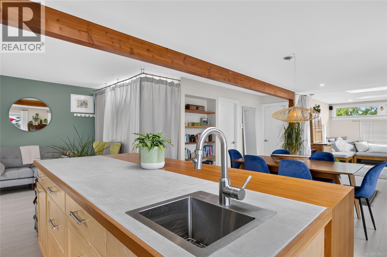 5674 Market St, Union Bay, British Columbia  V0R 3B0 - Photo 5 - 1043258
