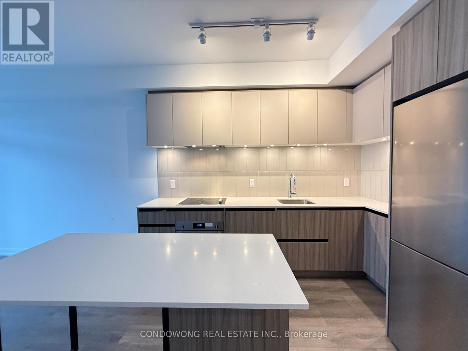 1121 - 7950 Bathurst Street, Vaughan (Beverley Glen), Ontario  L4J 0L4 - Photo 2 - N13567058