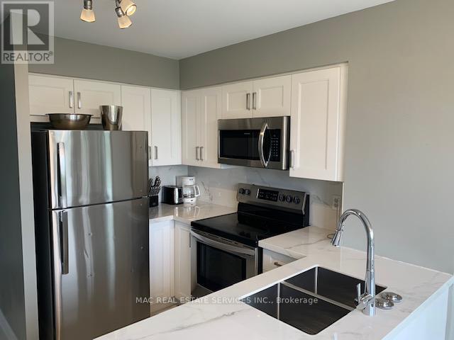 515 - 8501 BAYVIEW AVENUE, Richmond Hill (Doncrest)