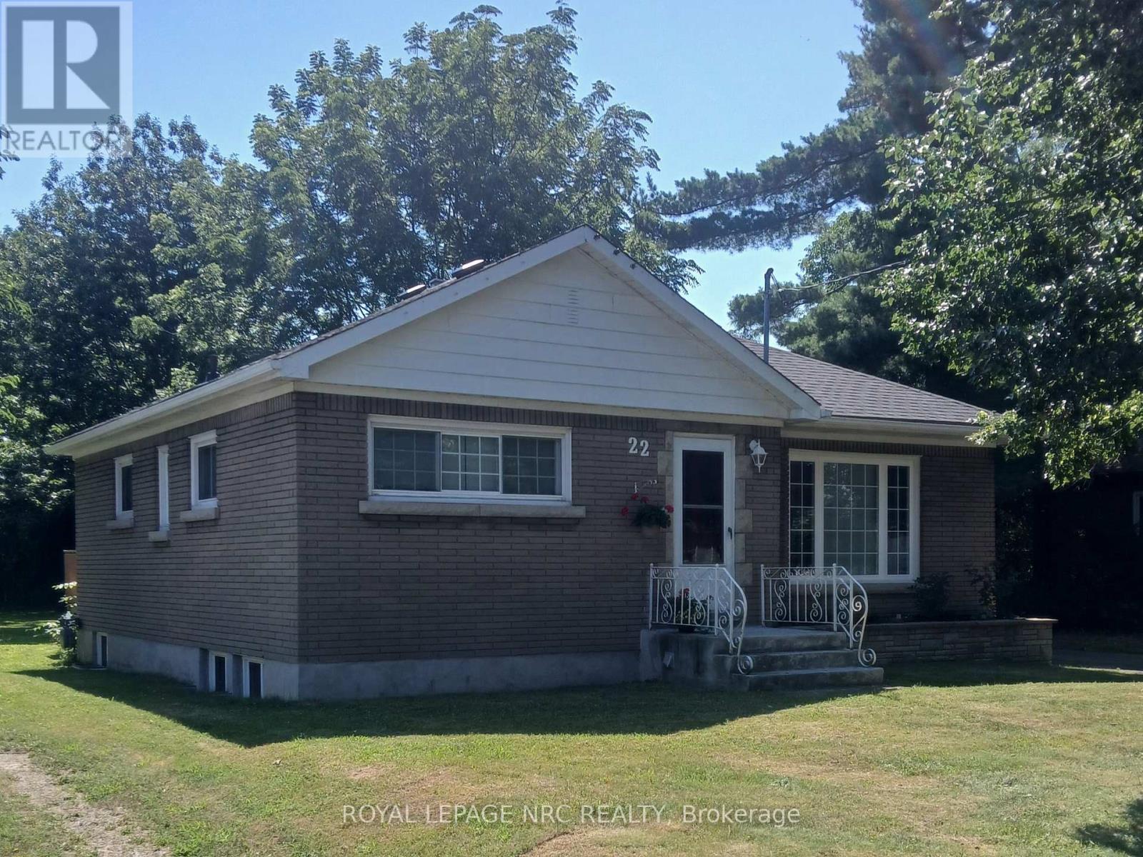 22 Dunblane Avenue, St. Catharines, Ontario  L2M 3Z7 - Photo 1 - X13567236