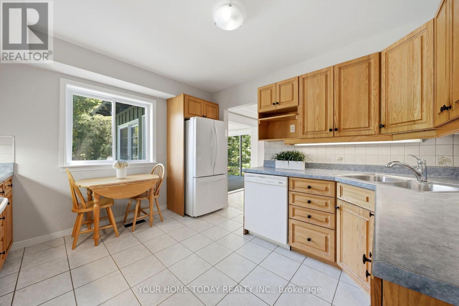 35 Dawson Crescent, Halton Hills, Ontario L7G 1H3 - Photo 15 - W13567144
