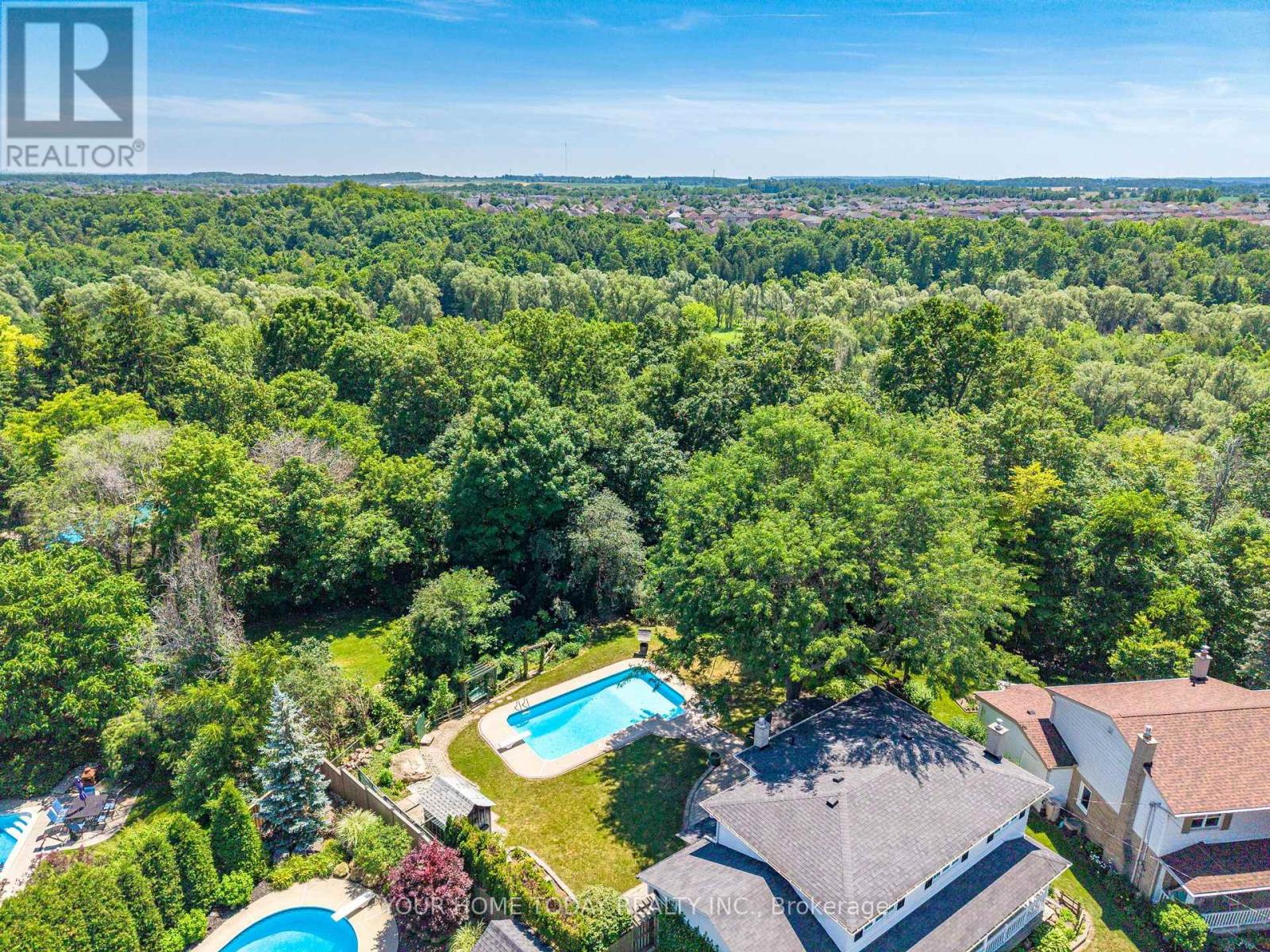 35 Dawson Crescent, Halton Hills, Ontario L7G 1H3 - Photo 2 - W13567144