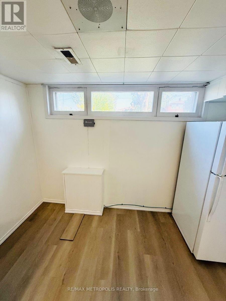 Basement - 11 Rambler Place, Toronto, Ontario  M3L 1N6 - Photo 20 - W13564124