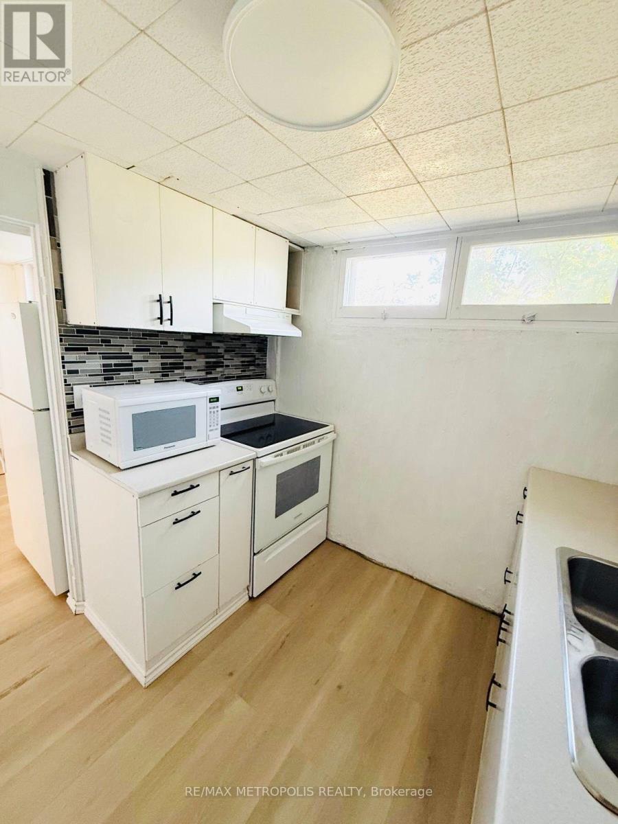 Basement - 11 Rambler Place, Toronto, Ontario  M3L 1N6 - Photo 13 - W13564124