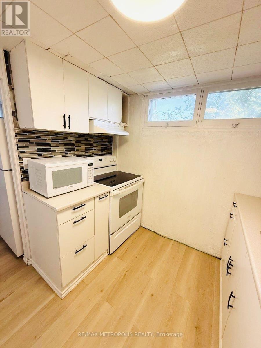 Basement - 11 Rambler Place, Toronto, Ontario  M3L 1N6 - Photo 9 - W13564124