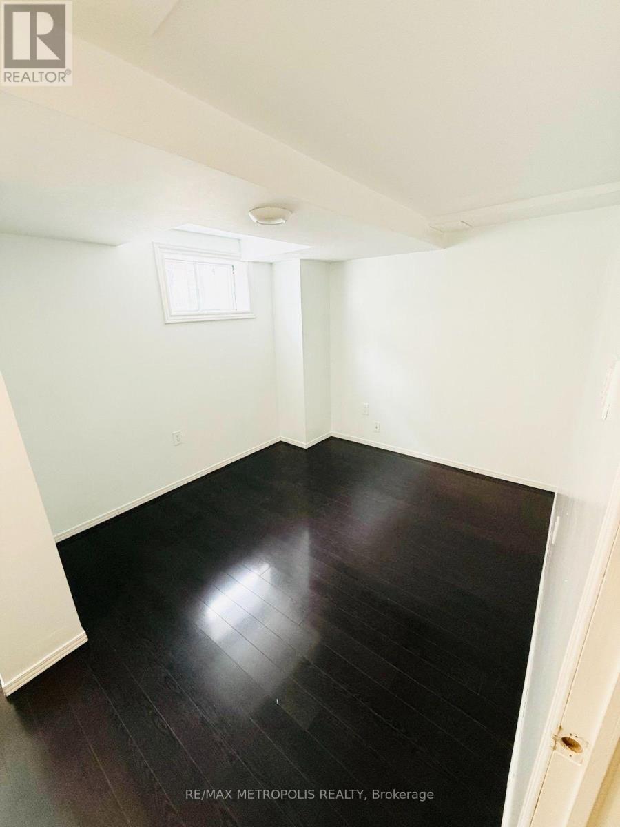 Basement - 11 Rambler Place, Toronto, Ontario  M3L 1N6 - Photo 25 - W13564124