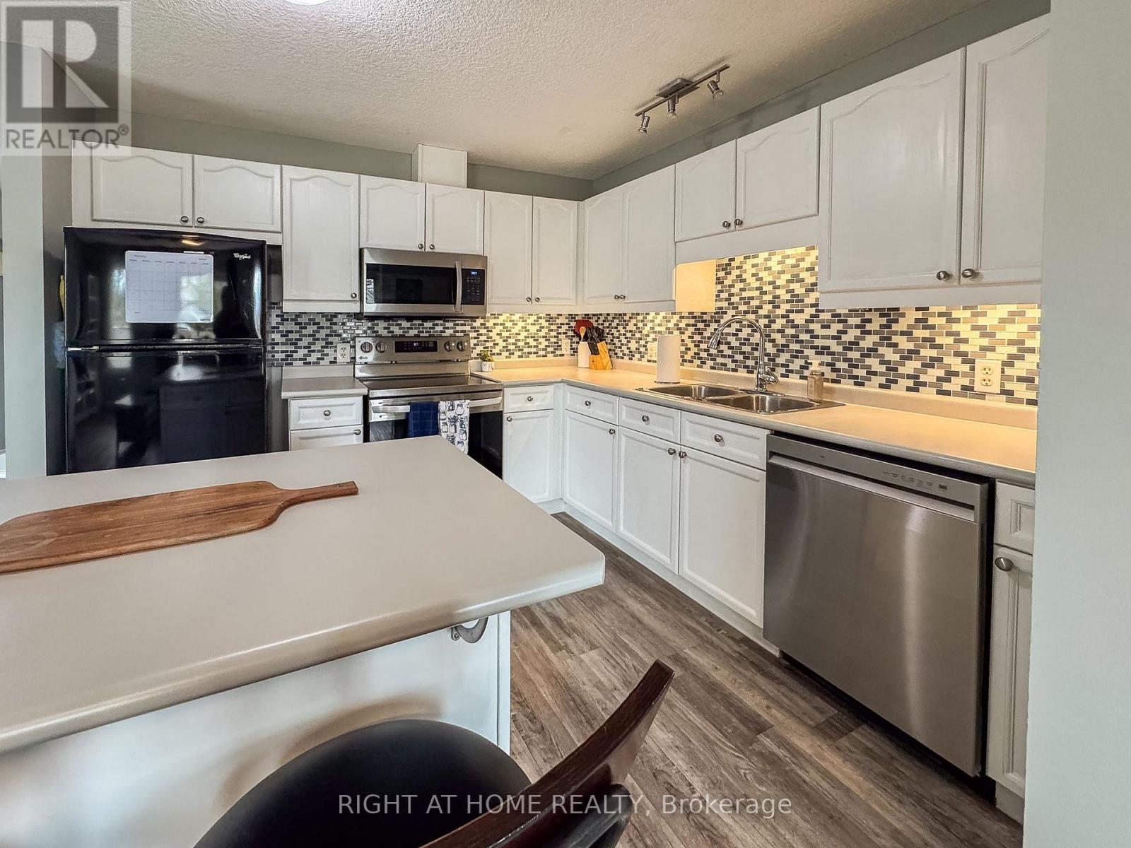 652 Salisbury Avenue, North Perth, Ontario  N4W 1Y9 - Photo 8 - X13567248