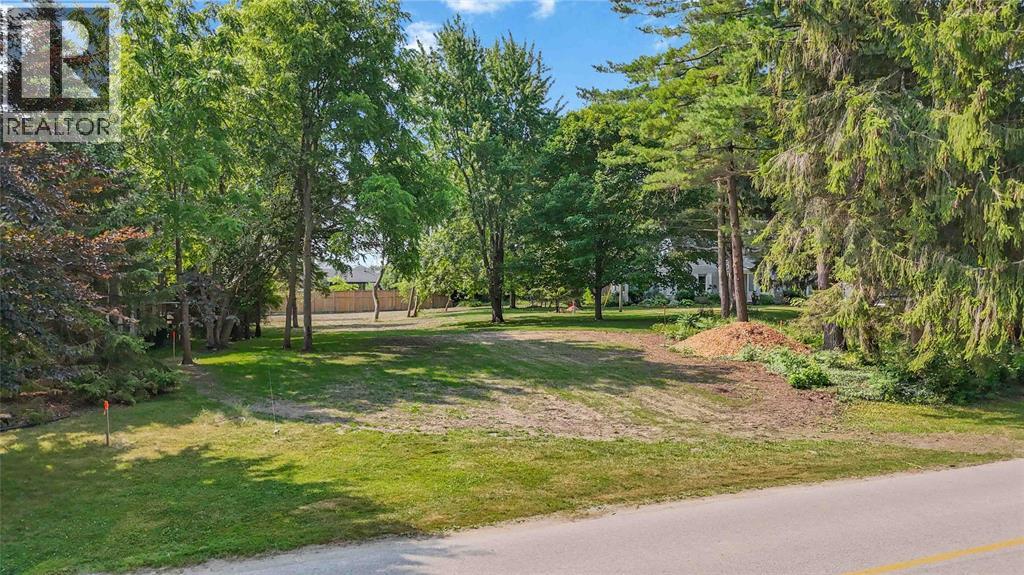3571 QUEEN STREET Plympton-Wyoming Ontario Canada N0N1E0 2