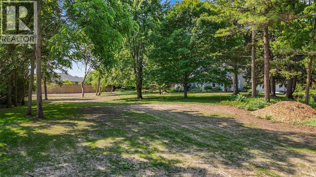 3571 QUEEN STREET Plympton-Wyoming Ontario Canada N0N1E0 3