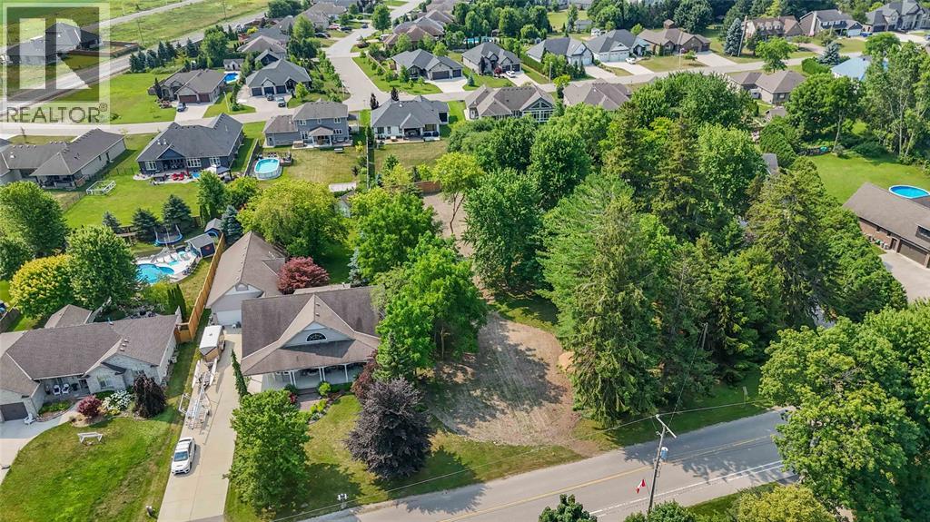 3571 QUEEN STREET Plympton-Wyoming Ontario Canada N0N1E0 5